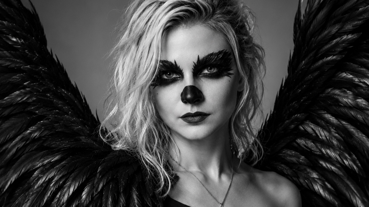 Monochrome winged portrait from Clarapetra's current artist image collection.